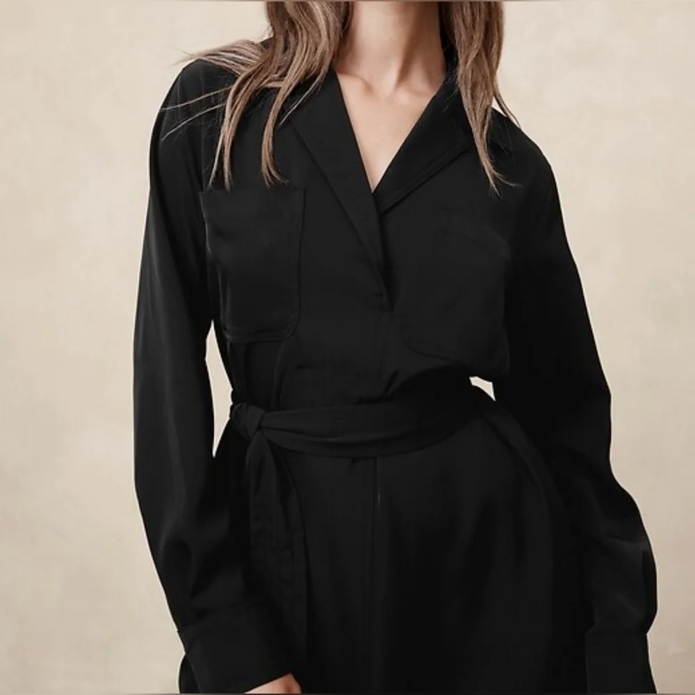 Banana Republic Women's Long Sleeve Satin Twill Mini Shift Dress in Black